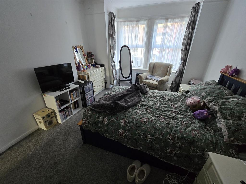 Flat 1 Bedroom 1