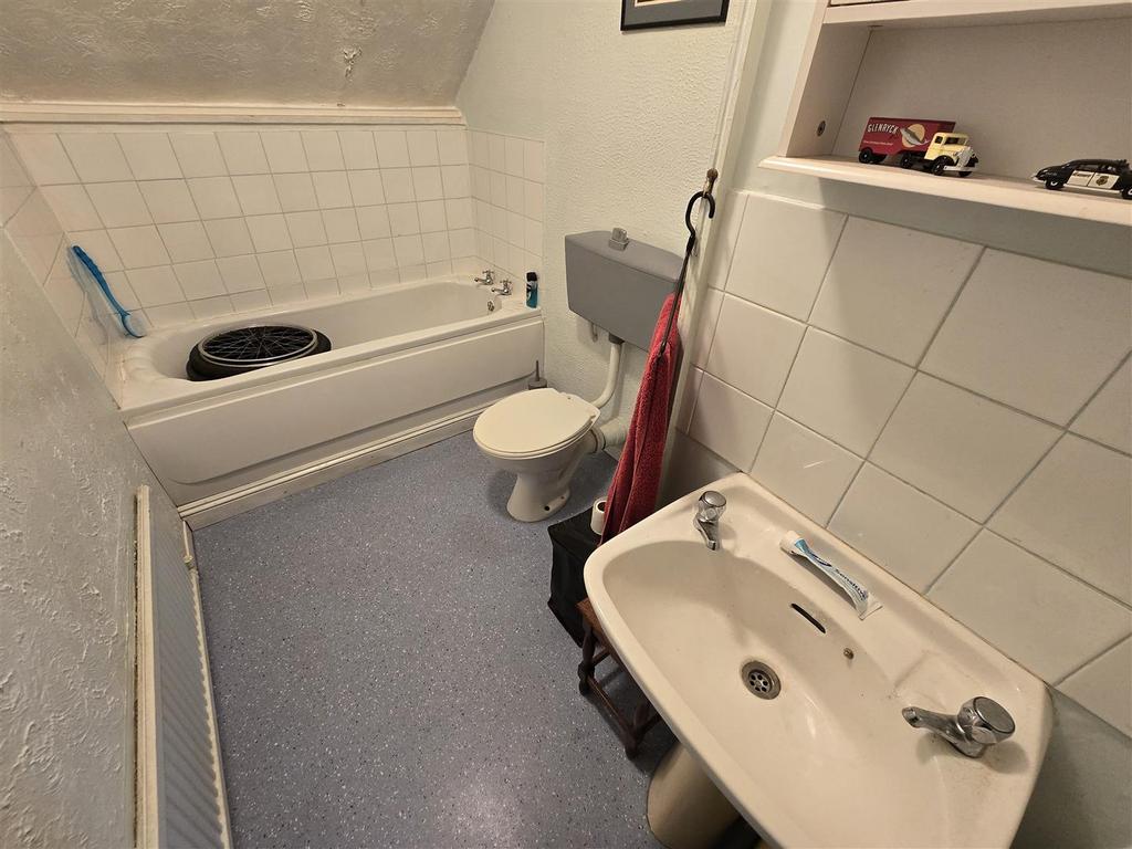 Flat 3 Bathroom