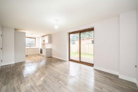 undefined, Russell Road, Mitcham CR4