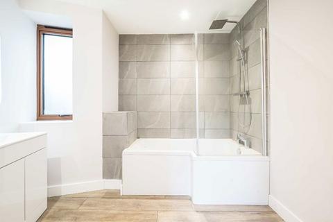 undefined, Russell Road, Mitcham CR4