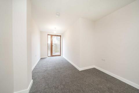 2 bedroom flat for sale, Russell Road, Mitcham CR4