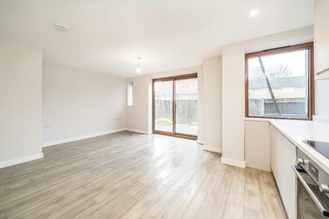 2 bedroom flat for sale, Russell Road, Mitcham CR4