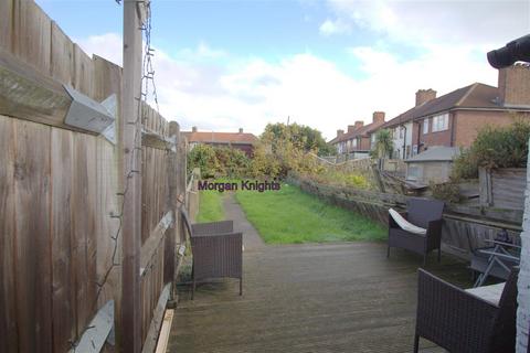 2 bedroom semi-detached house for sale, Dagenham RM8