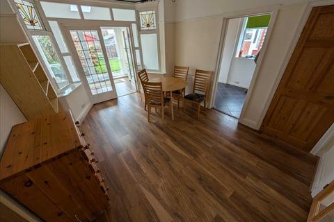 3 bedroom house to rent, Links Road, Blackpool