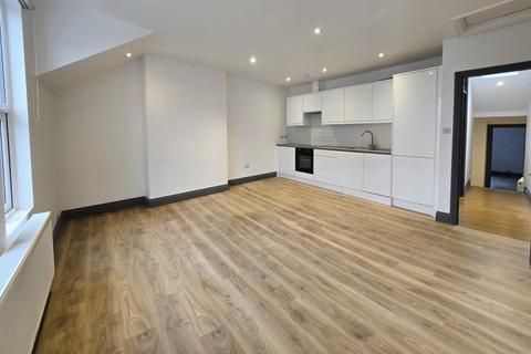 2 bedroom apartment to rent, Garratt Lane, London SW18