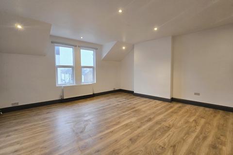 2 bedroom apartment to rent, Garratt Lane, London SW18