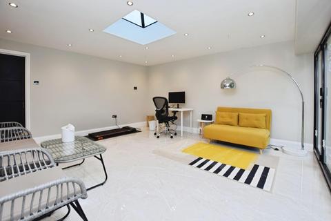 undefined, Laburnum Avenue, Hornchurch, RM12