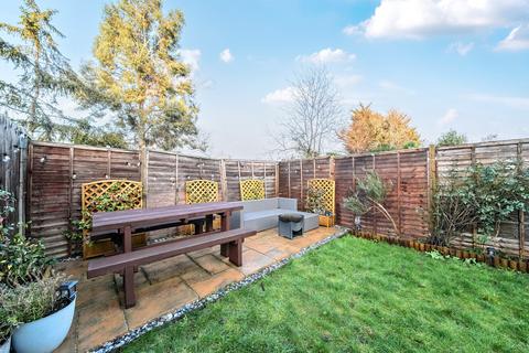 2 bedroom flat for sale, Lyveden Road, London, SW17