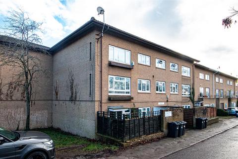 undefined, Gurnards Avenue, Milton Keynes MK6