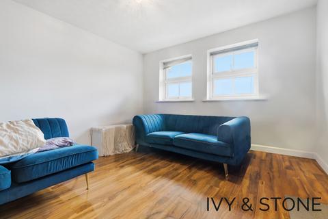 2 bedroom apartment for sale, Maple Close, Ilford, Greater London, IG6