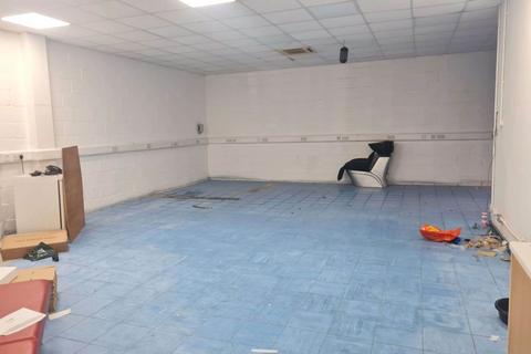 Property to rent - Worton Road, Isleworth