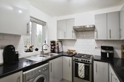 1 bedroom flat for sale, Chestnut Court, Hitchin