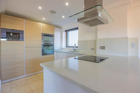 2 bedroom apartment for sale, THE LEAS, Chalkwell