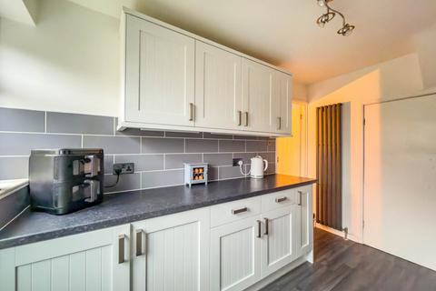 3 bedroom terraced house for sale, Beverley Gardens, Birstall