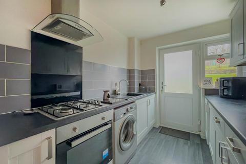 3 bedroom terraced house for sale, Beverley Gardens, Birstall