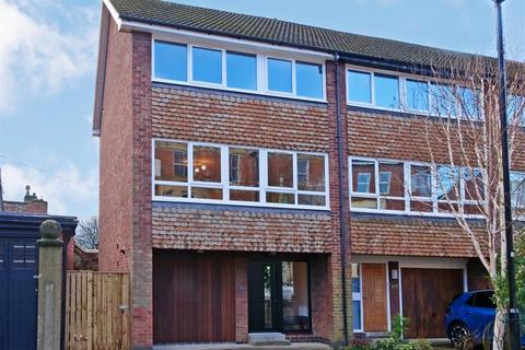 4 bedroom terraced house for sale, Sycamore Place, York
