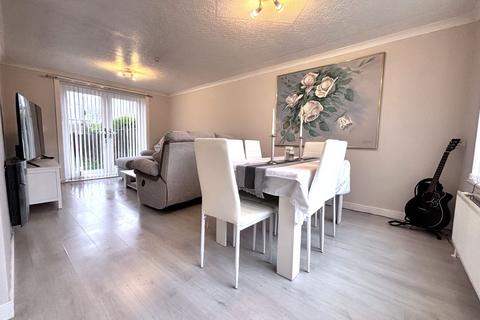 3 bedroom terraced house for sale, 6 Forth Court, Glenrothes