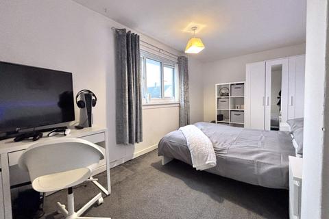 3 bedroom terraced house for sale, 6 Forth Court, Glenrothes