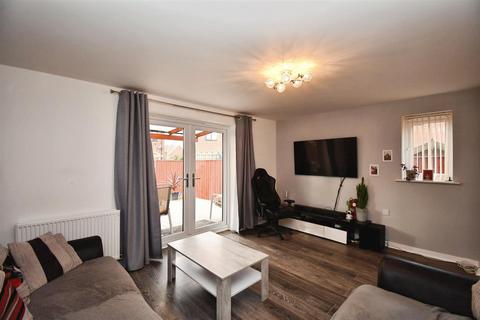 3 bedroom end of terrace house for sale, Buxworth Close, Hull
