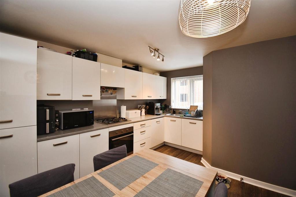 Kitchen / dining room