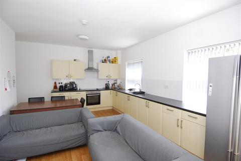 4 bedroom flat to rent, 10 Lisson Grove, Plymouth PL4