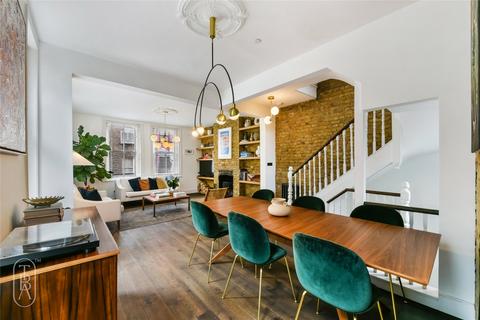 3 bedroom maisonette to rent, Princelet Street, London, E1