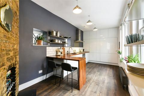 3 bedroom maisonette to rent, Princelet Street, London, E1