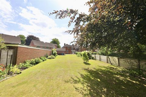 4 bedroom semi-detached house for sale, Newland Park, Hull