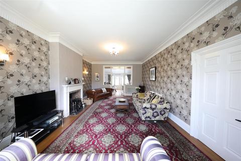 4 bedroom semi-detached house for sale, Newland Park, Hull