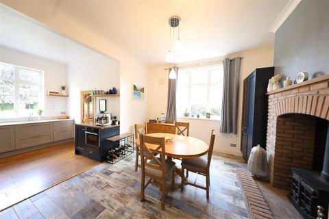 4 bedroom semi-detached house for sale, Newland Park, Hull