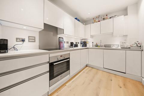 3 bedroom flat to rent, Norman Road, London SE10