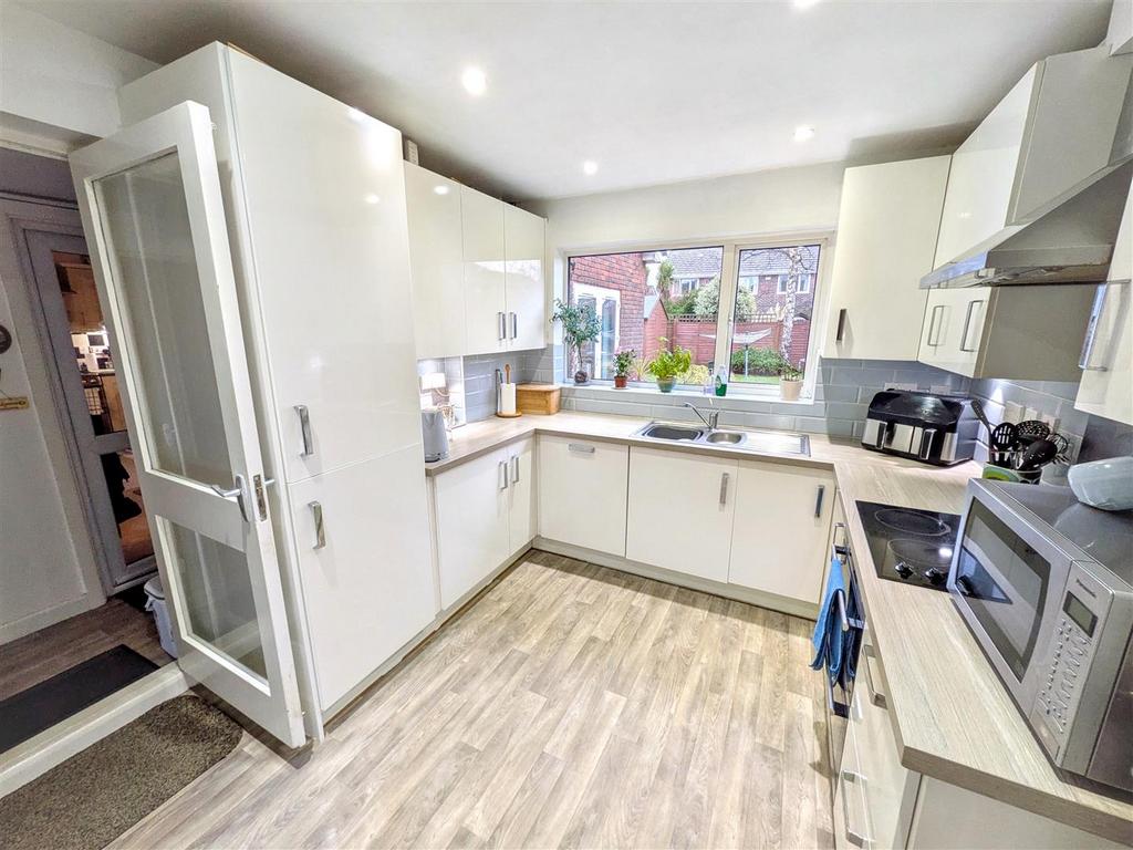 Kitchen new.jpg