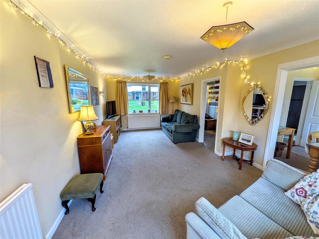 Living room 1 new.jpg