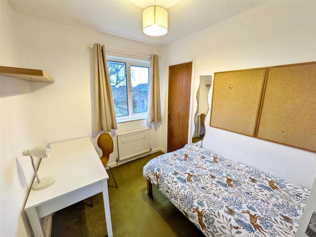 Bedroom 4a new.jpg