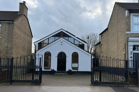 3 bedroom character property to rent, 22, High Street, Westoning, MK45