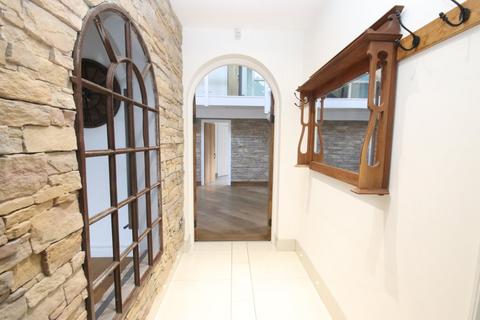 3 bedroom character property to rent, 22, High Street, Westoning, MK45