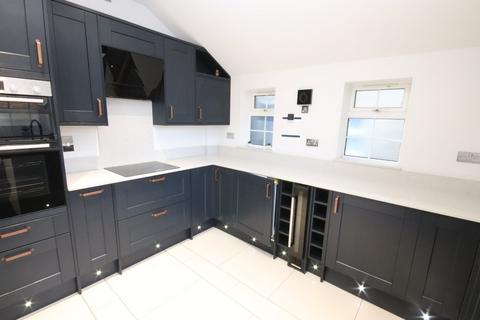 3 bedroom character property to rent, 22, High Street, Westoning, MK45