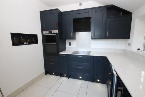 3 bedroom character property to rent, 22, High Street, Westoning, MK45
