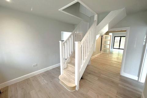 4 bedroom bungalow for sale, The Greenway, Ickenham, Uxbridge, Greater London, UB10
