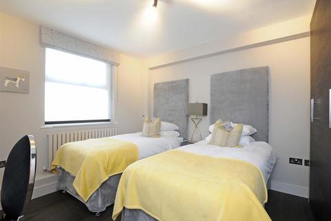 3 bedroom apartment to rent, St. Johns Wood Park, London, NW8