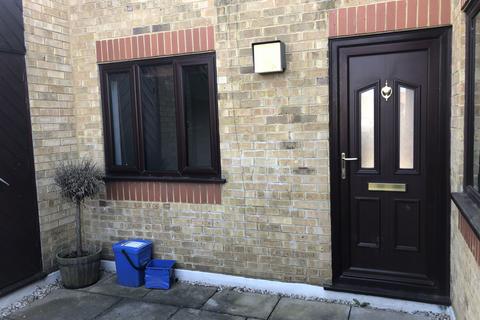 undefined, Luton LU2