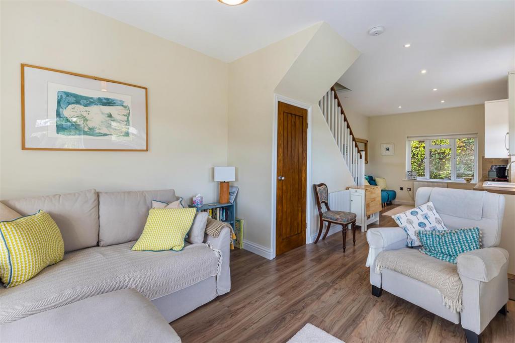 A06 - Flat 7 Hillside Court 114 Victoria Road Dart