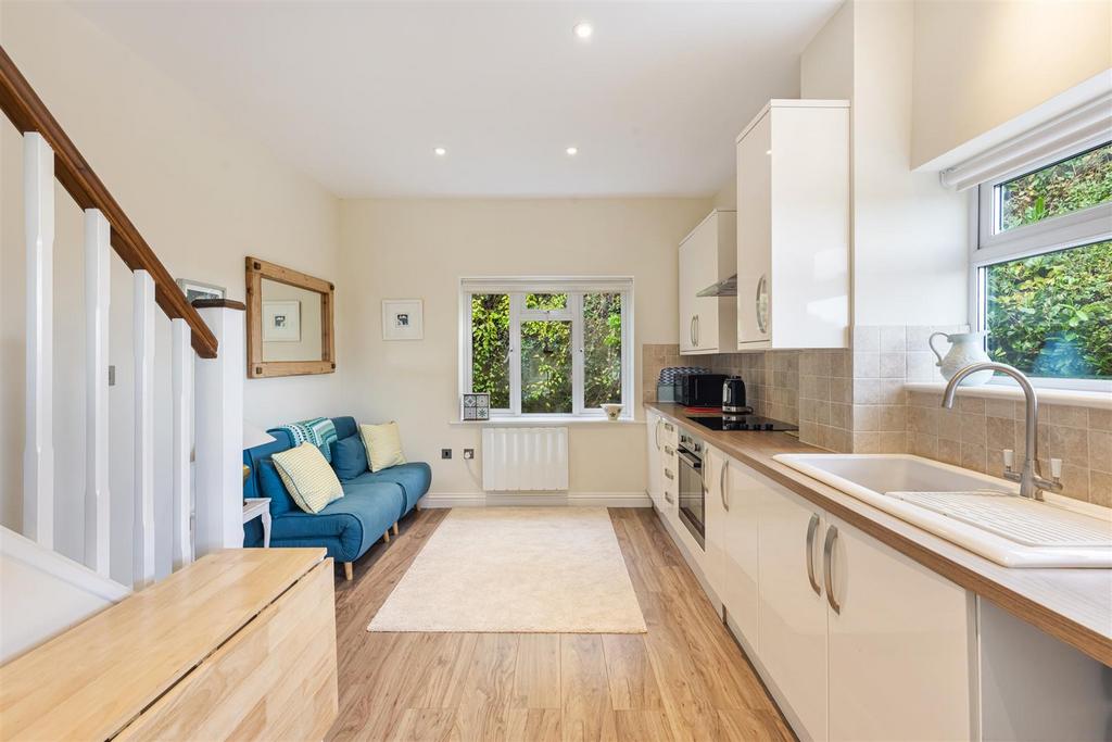 Apartment in Dartmouth - View 3