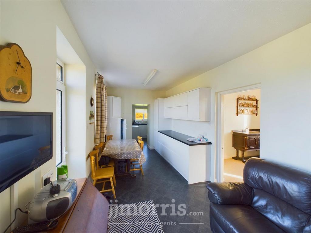 CAM02121 G0-PR0110-STILL002.jpg