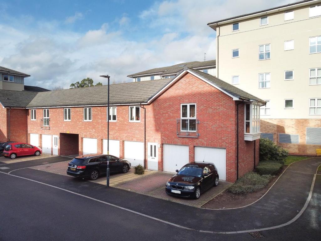2 Andrews Close-2.jpg
