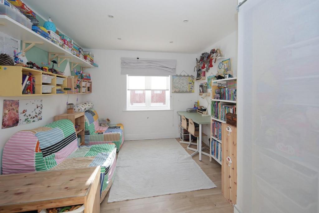 2 Andrews Close-7.jpg