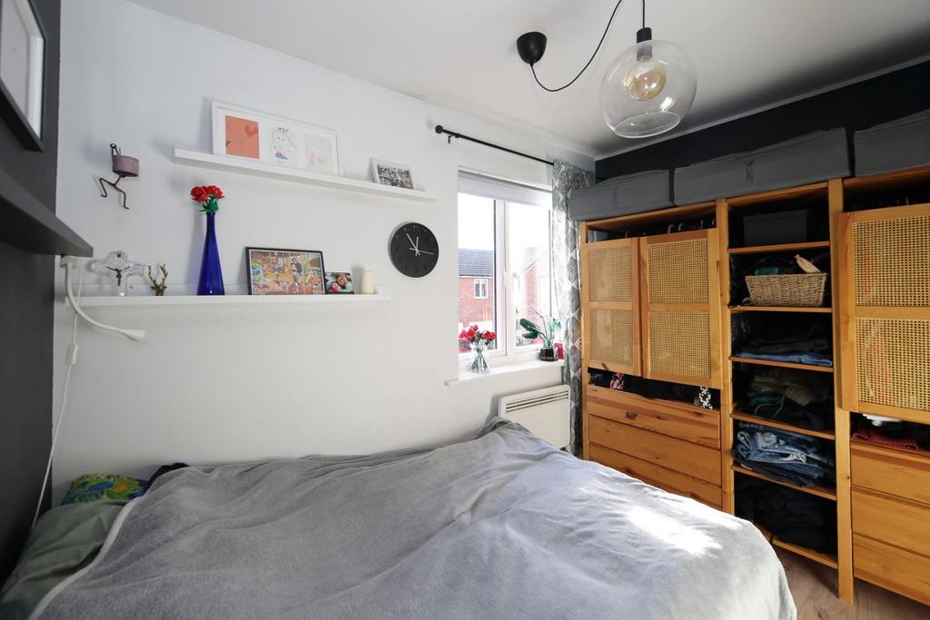 2 Andrews Close-13.jpg