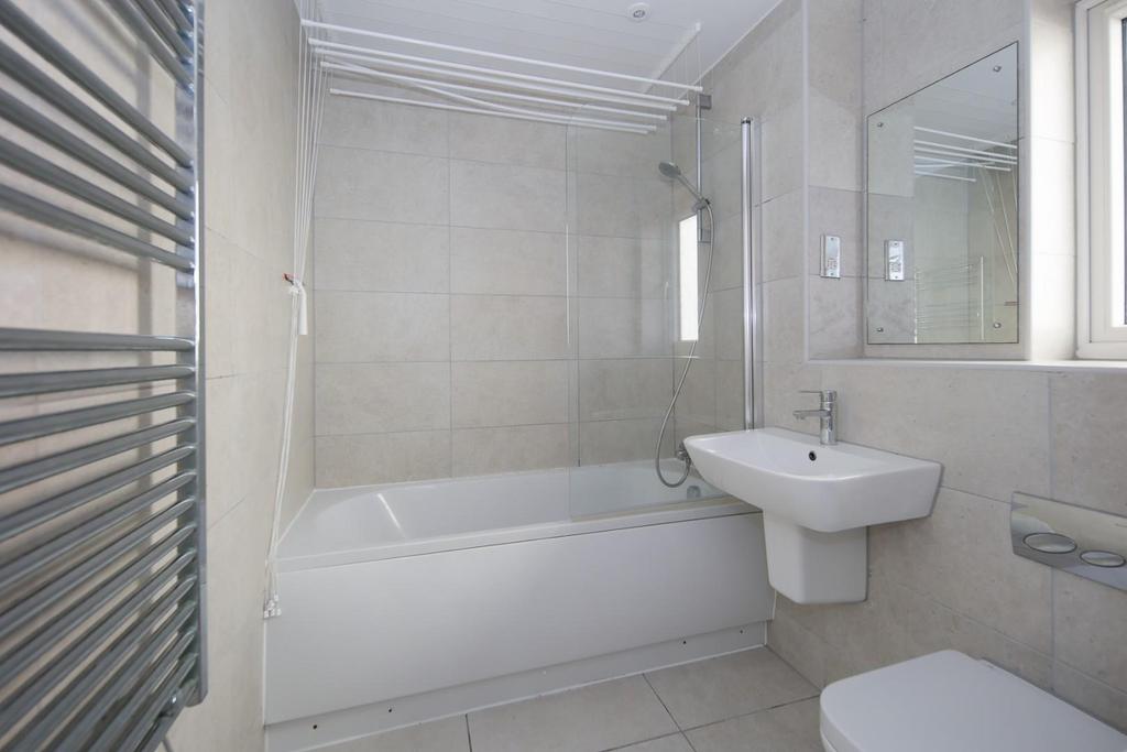 2 Andrews Close-16.jpg