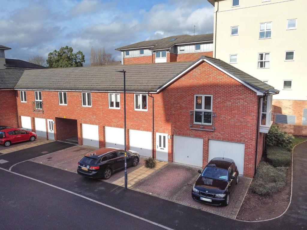 2 Andrews Close-3.jpg