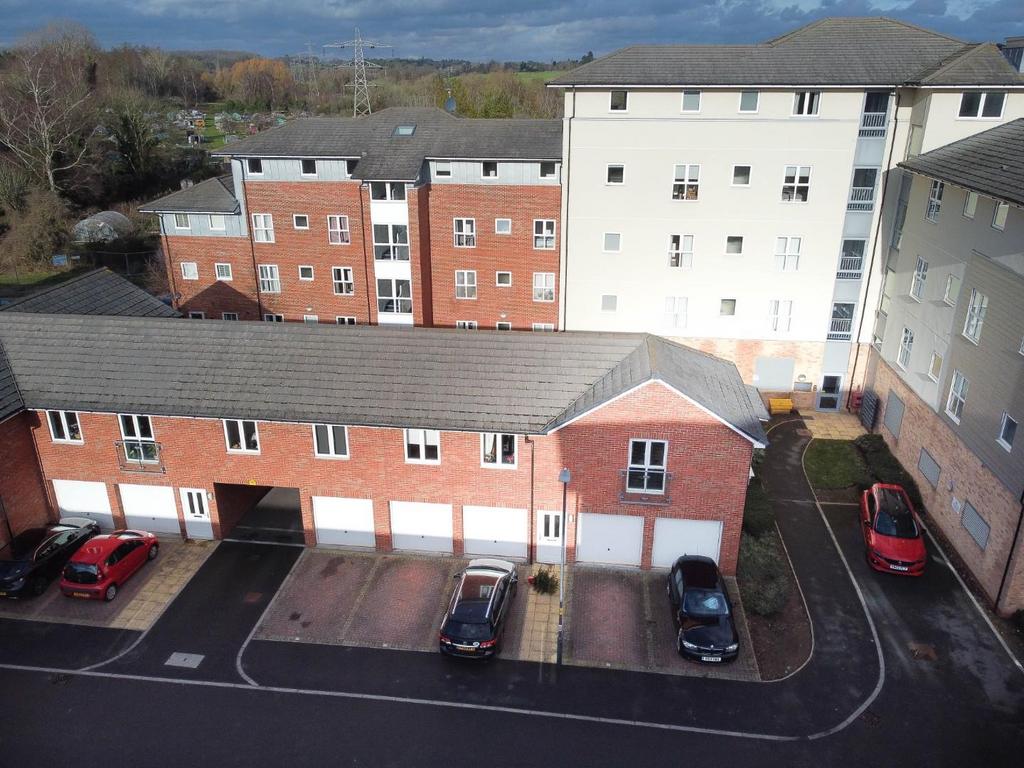 2 Andrews Close-4.jpg